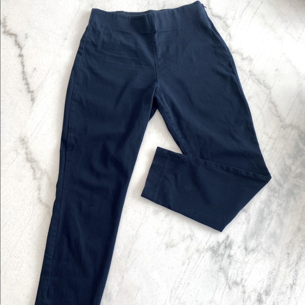 Old Navy - Navy dress pants with elastic waist - Size 6